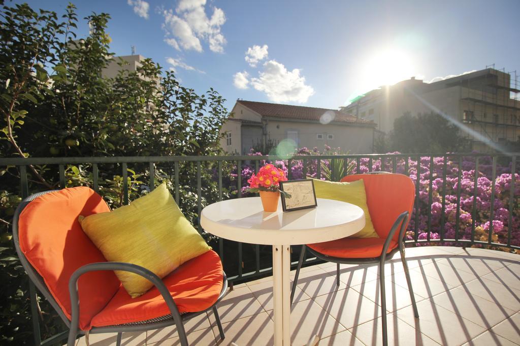Apartments Nina Beach Макарска Екстериор снимка