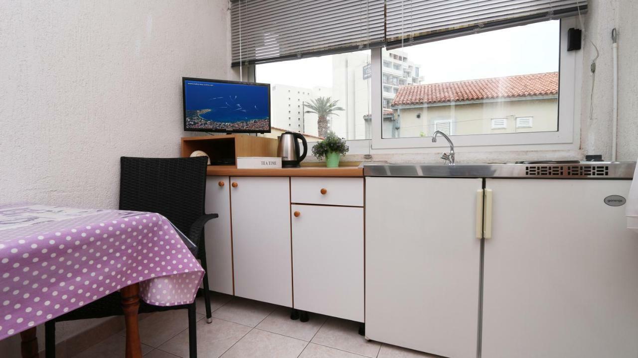 Apartments Nina Beach Макарска Екстериор снимка
