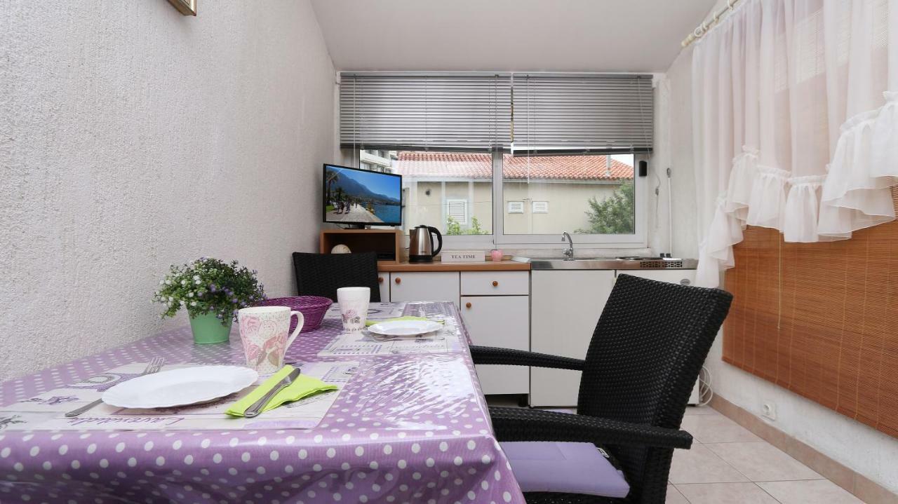 Apartments Nina Beach Макарска Екстериор снимка