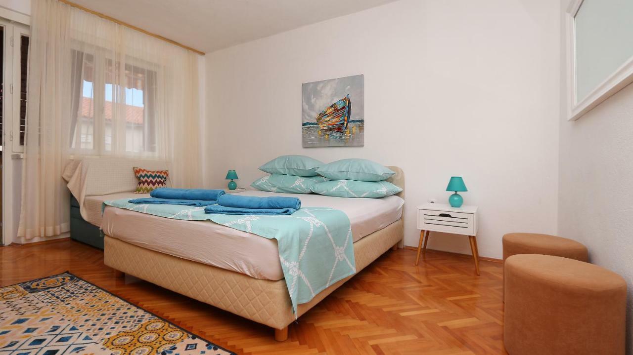 Apartments Nina Beach Макарска Екстериор снимка