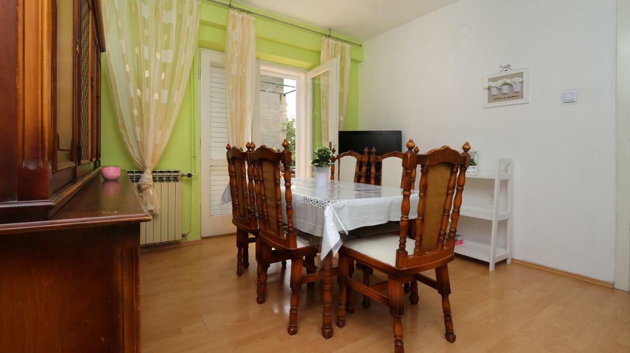 Apartments Nina Beach Макарска Екстериор снимка