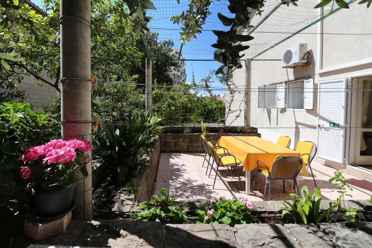 Apartments Nina Beach Макарска Екстериор снимка