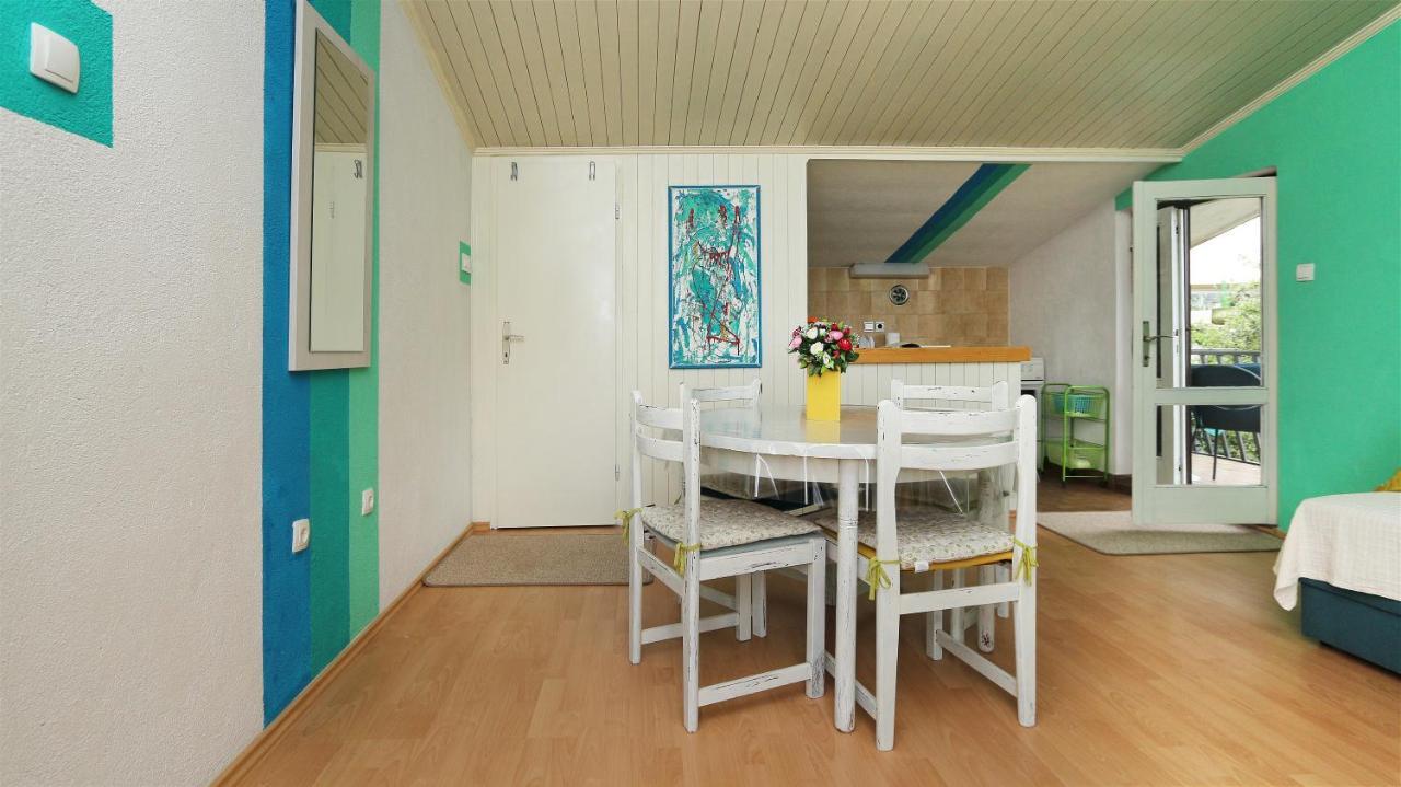 Apartments Nina Beach Макарска Екстериор снимка